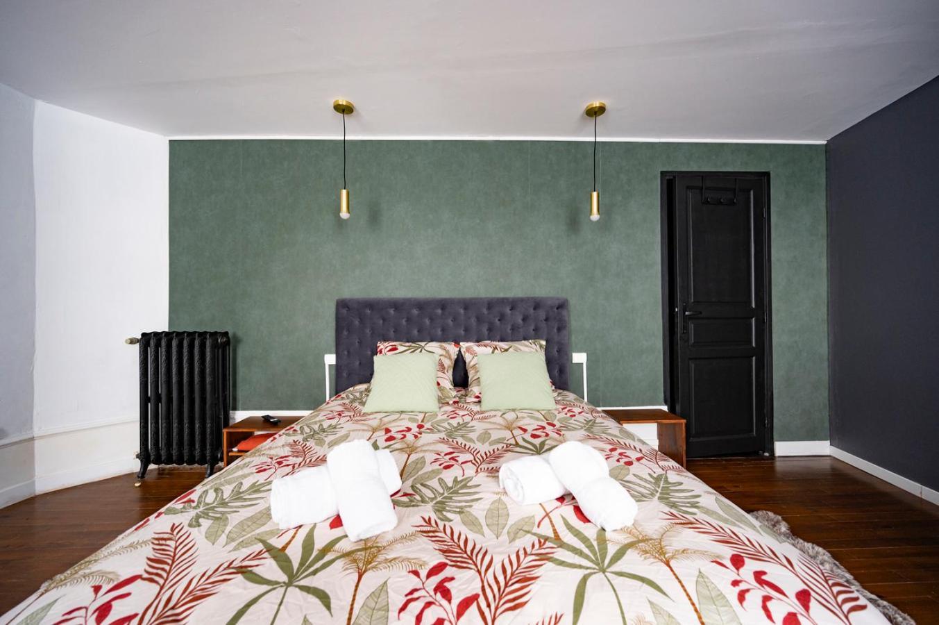 Spacieux Et Elegant Avec Jardin